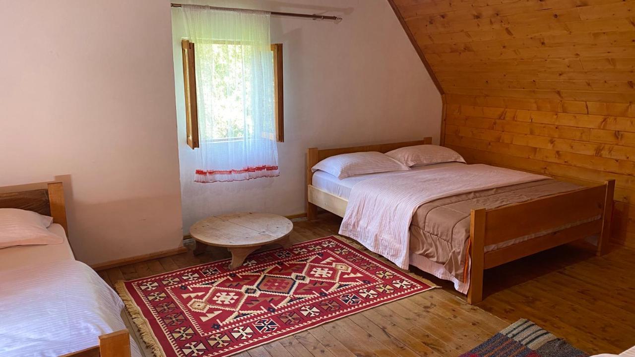 Bujtina Leke Gerla Hotel Theth Exterior photo